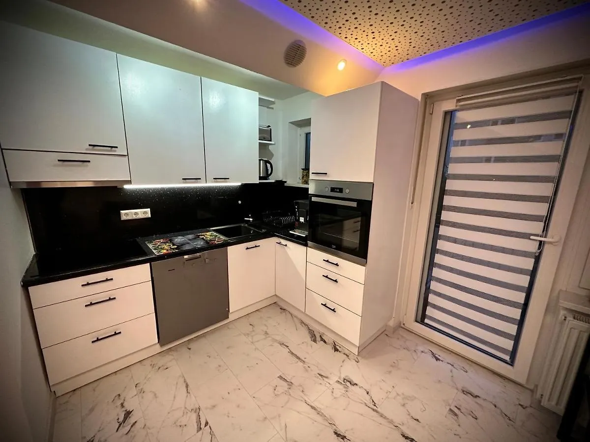 Deluxe - Apartment ' Andrei 2 ' - Neu In Neuburg An Der Donau 0*,  Germany